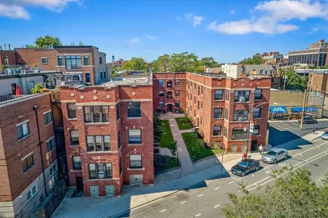 2876 N Clark St, Chicago, IL 60657