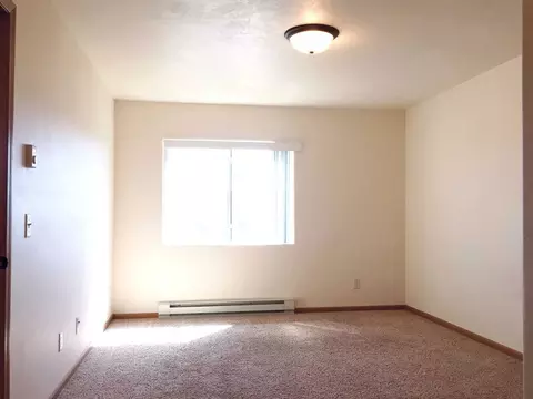 2200 33rd St NW, Minot, ND 58703 photo 9