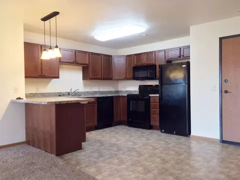 2200 33rd St NW, Minot, ND 58703 photo 2