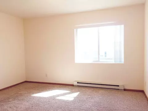 2200 33rd St NW, Minot, ND 58703 photo 12