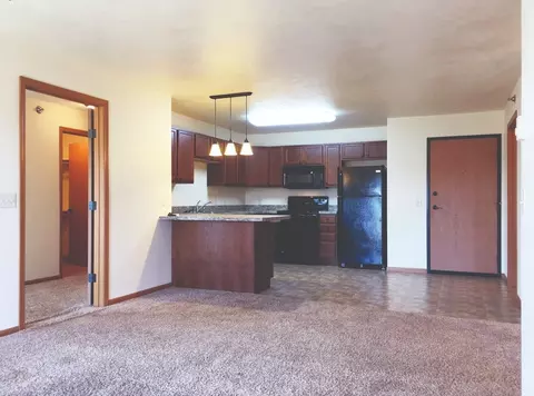 2200 33rd St NW, Minot, ND 58703 photo 5