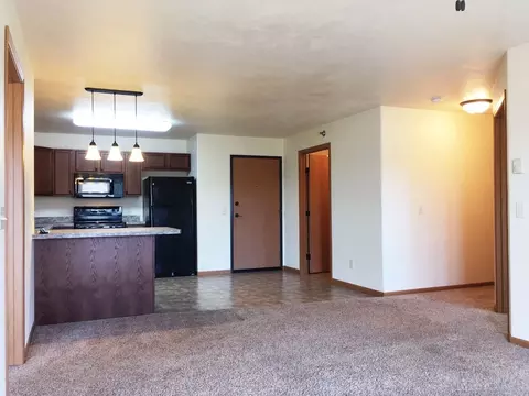 2200 33rd St NW, Minot, ND 58703 photo 6