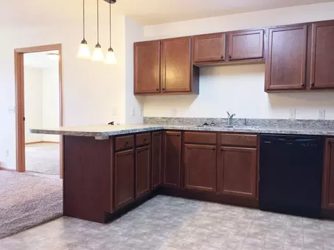 2200 33rd St NW, Minot, ND 58703 photo 3
