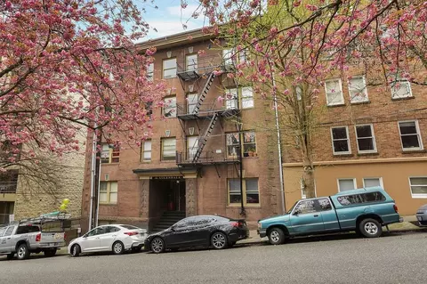 730 SW Saint Clair Ave, Portland, OR 97205