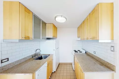5200 S Blackstone Ave, Chicago, IL 60615