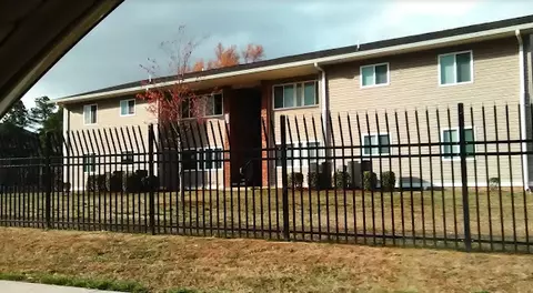 211 Newbridge Cir, Richmond, VA 23223
