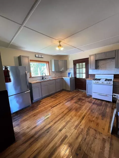 17 Lafountain St, Burlington, VT 05401