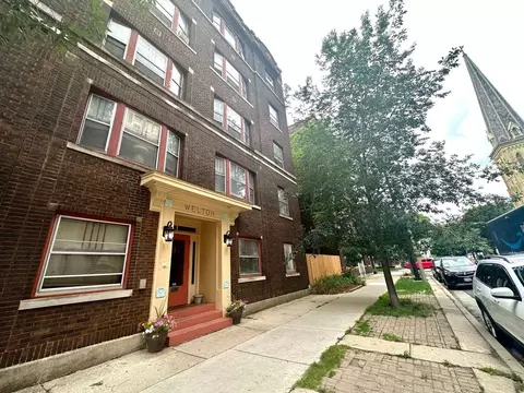 913 E Juneau Ave, Milwaukee, WI 53202
