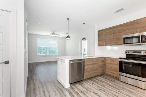 305 Melba St, Dallas, TX 75208