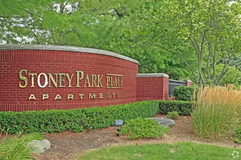 56114 Stoney Place Dr, Utica, MI 48316