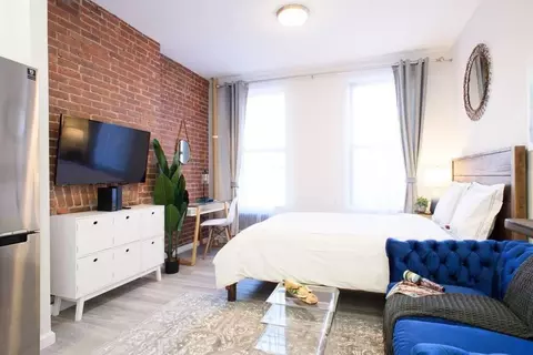 E 75th St, New York, NY 10021