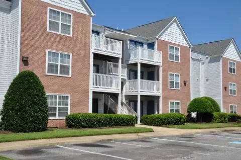 105 E Lakeshore Dr, Hampton, VA 23666 photo 4