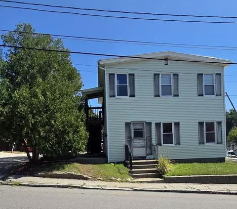 4 Central St, Derry, NH 03038