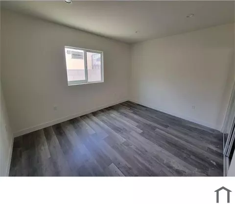 8715 Hooper Ave, Los Angeles, CA 90002