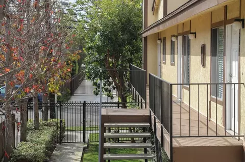 366 Avocado St, Costa Mesa, CA 92627