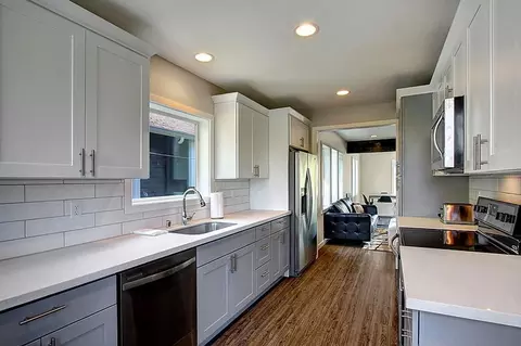 824 NE 57th St, Seattle, WA 98105