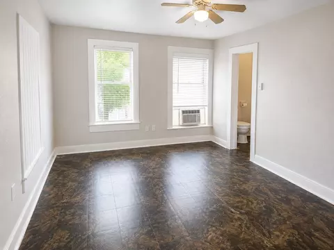 5303 Jefferson St, Houston, TX 77023