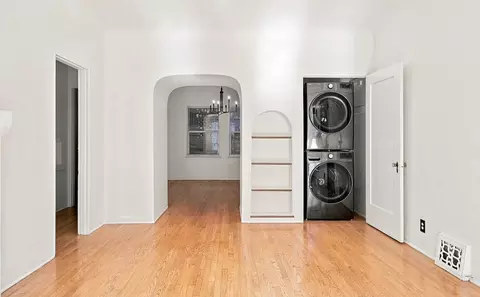 3121 E 5th St, Long Beach, CA 90814