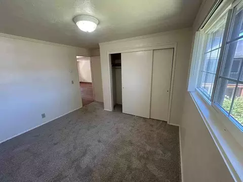 2675 Oak St, Eugene, OR 97405 photo 7