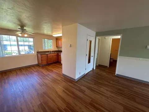 2675 Oak St, Eugene, OR 97405 photo 5