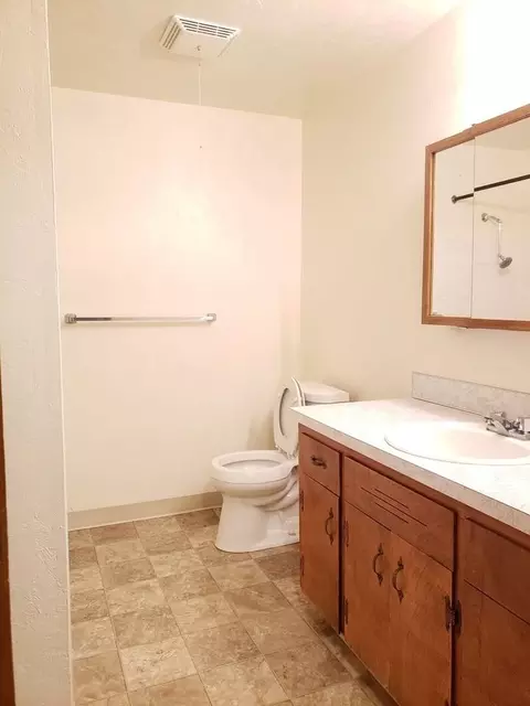 2675 Oak St, Eugene, OR 97405 photo 6
