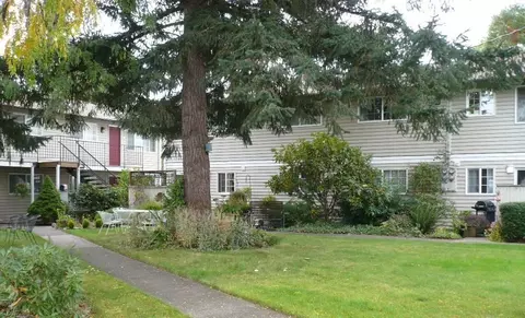 2675 Oak St, Eugene, OR 97405 photo 11