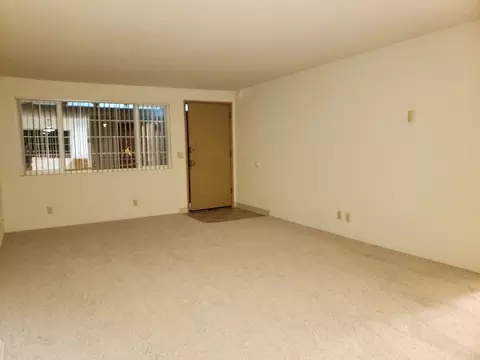 2675 Oak St, Eugene, OR 97405 photo 2