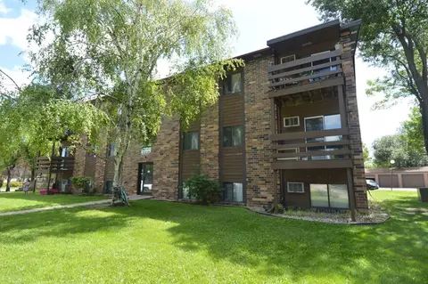 2815 20th Ave S #BLDG F, Grand Forks, ND 58201