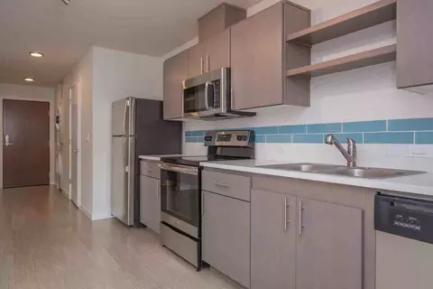 5885 S Macadam Ave, Portland, OR 97239