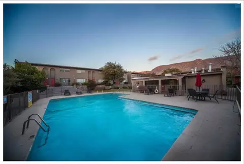 200 Shadow Mountain Dr, El Paso, TX 79912
