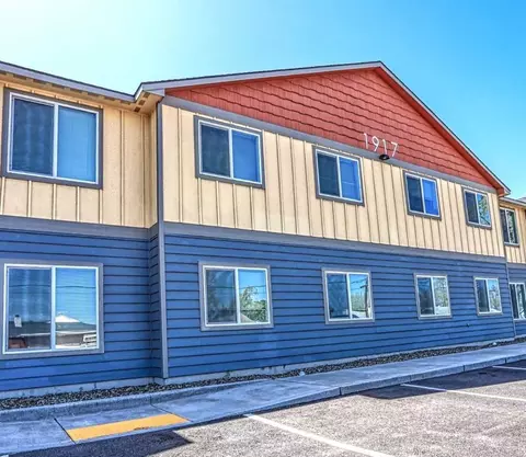 1863 1917 West 19th Ave, Kennewick, WA 99337