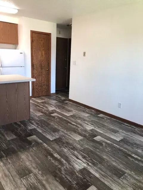 105 Sunnyslope Rd, Morris, MN 56267