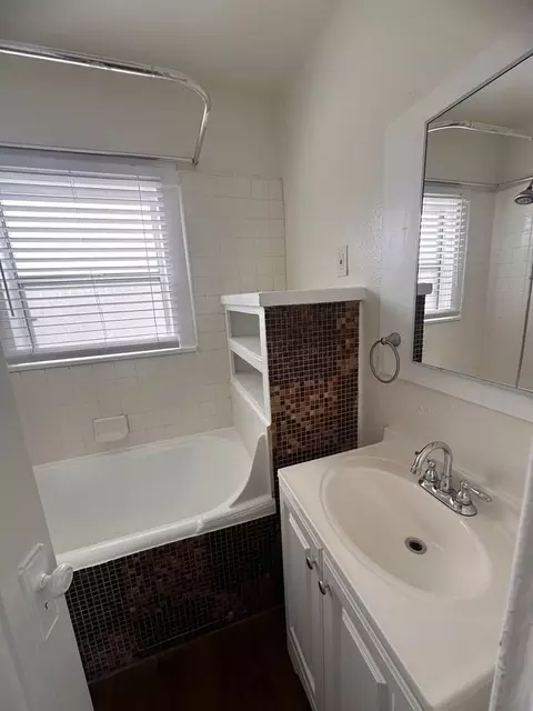 2840 E 6th St, Long Beach, CA 90814 photo 3