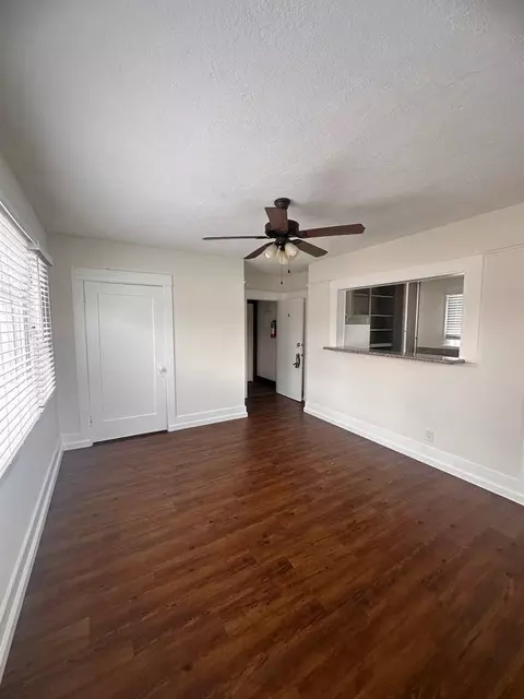 2840 E 6th St, Long Beach, CA 90814 photo 5