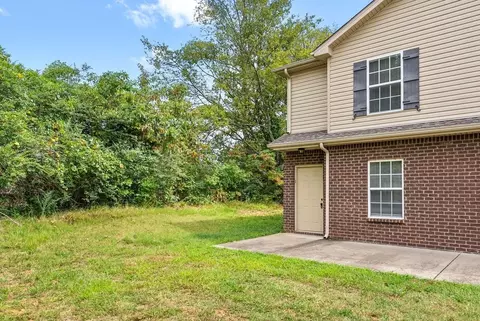 398 Mcgee Ct, Clarksville, TN 37040