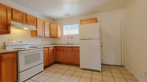 425 Tennessee St NE, Albuquerque, NM 87108