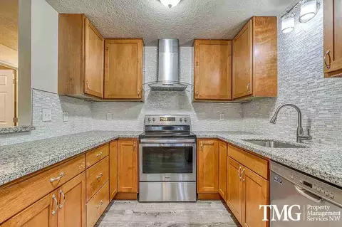 1313 NE 131st Pl, Portland, OR 97230