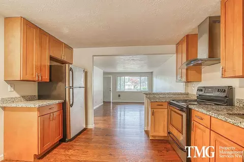 1313 NE 131st Pl, Portland, OR 97230