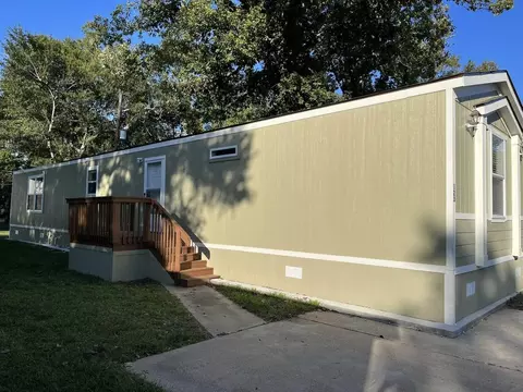 113 Betty St, Conroe, TX 77301