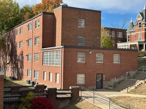 1607 W 12th St, Davenport, IA 52804