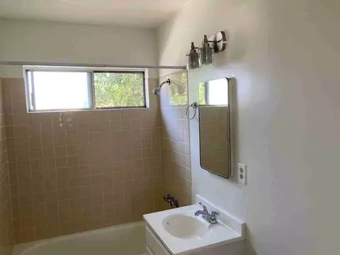 7742 Lankershim Blvd, Los Angeles, CA 91605