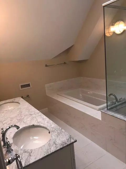 30 Taylor Dr, Reading, MA 01867