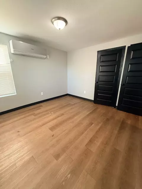 2308 Harlem St, Houston, TX 77020 photo 9