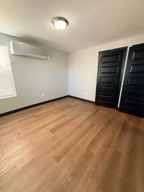 2308 Harlem St, Houston, TX 77020 photo 6