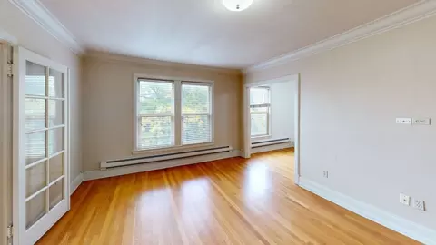 1304 NE 42nd St, Seattle, WA 98105