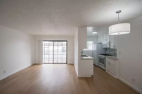 5921 Whitsett Ave, Los Angeles, CA 91607