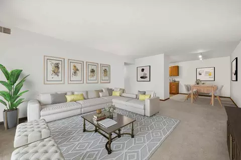 White Oak Cir, Menomonee Falls, WI 53051