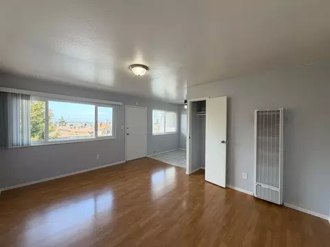 1925 10th Ave, Oakland, CA 94606