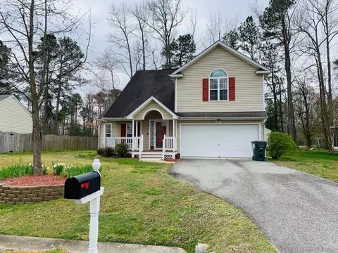 727 Cobbs Point Ln, Chester, VA 23836