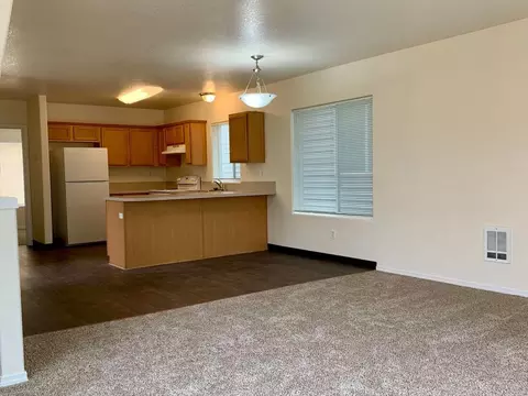12200 SE Ramona St, Portland, OR 97236